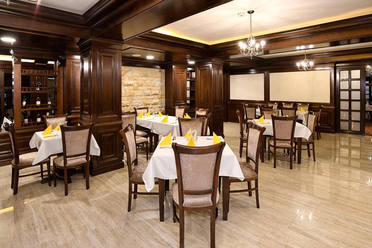 Hotel Alpin Rarau Câmpulung Moldovenesc Esterno foto