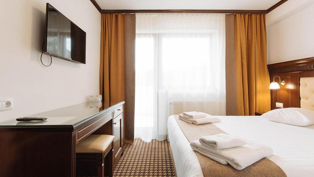 Hotel Alpin Rarau Câmpulung Moldovenesc Esterno foto
